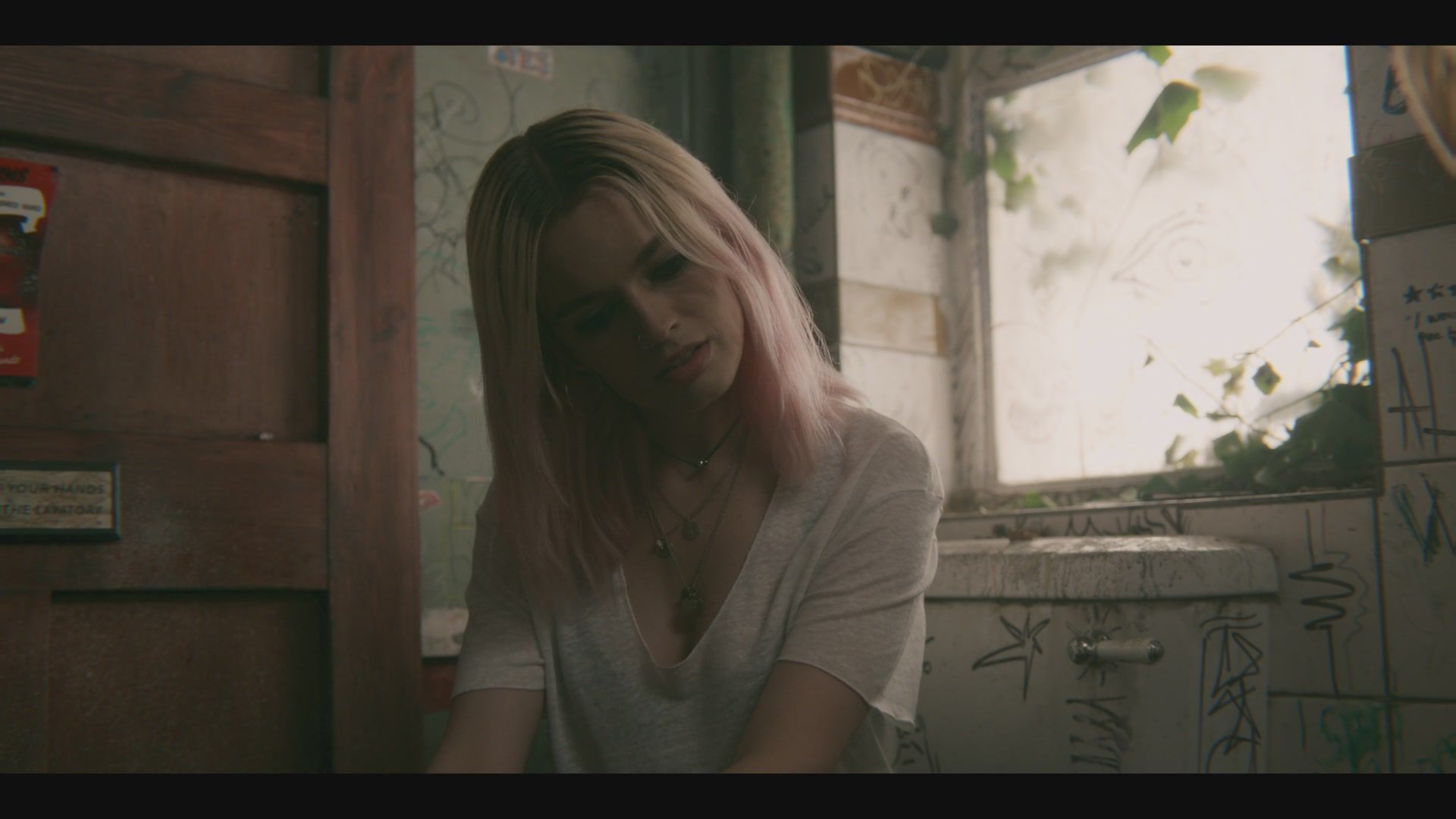 EMO104-171.jpg EMO104-171.jpg