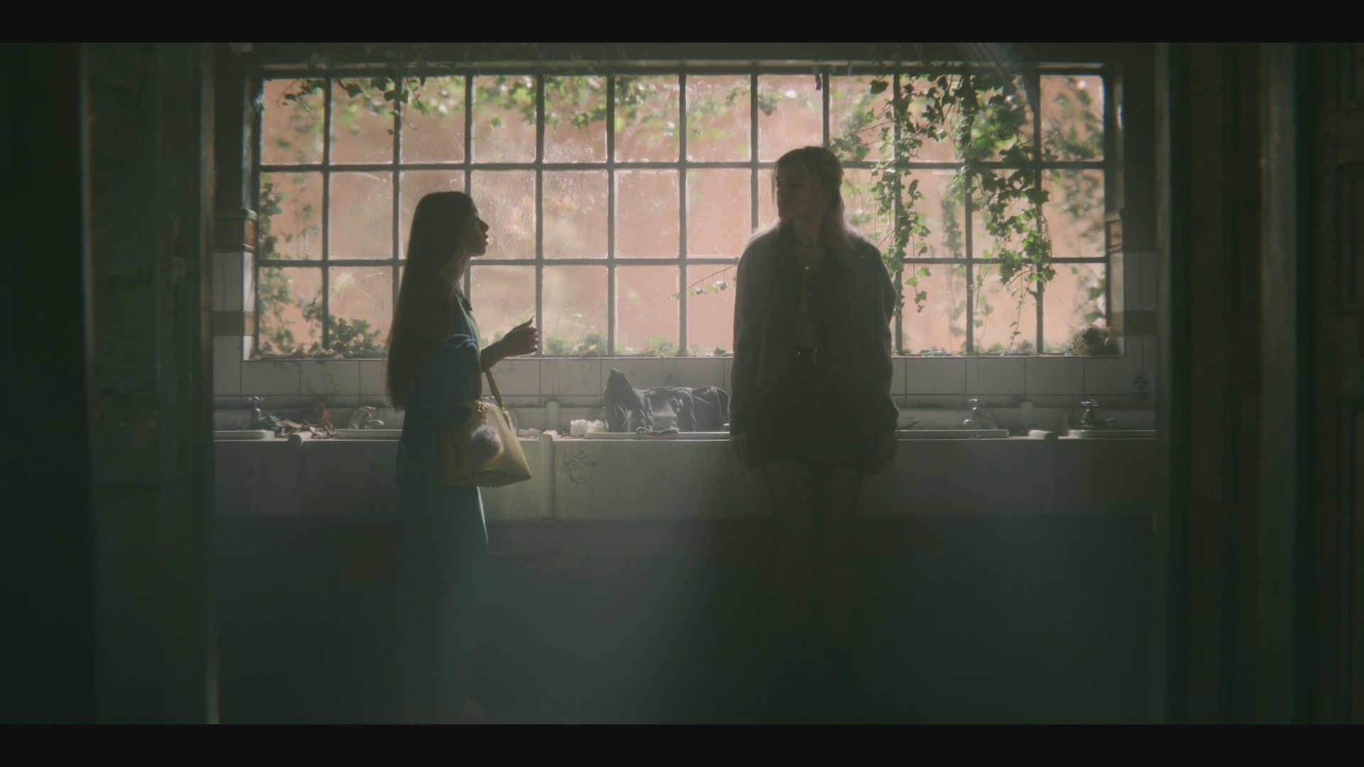 EMO105-041.jpg
